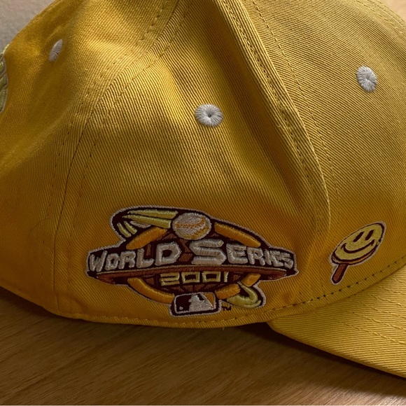 2001 World Series Razor back cap - Picture 2 of 9